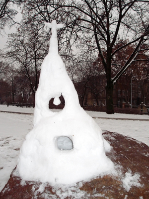 Snow Temple, Ludovika Square