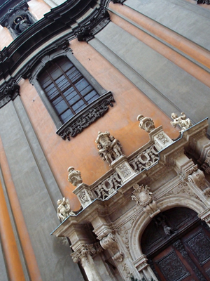 Kisboldogasszony Temple, Egyetem Square, Belv